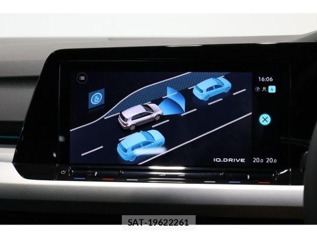 VolksWagen GOLF 2022-02 8882957-26