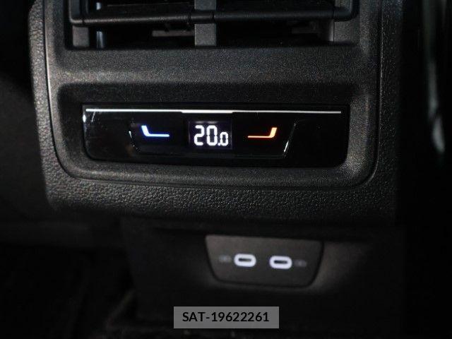 VolksWagen GOLF 2022-02 8882957-5