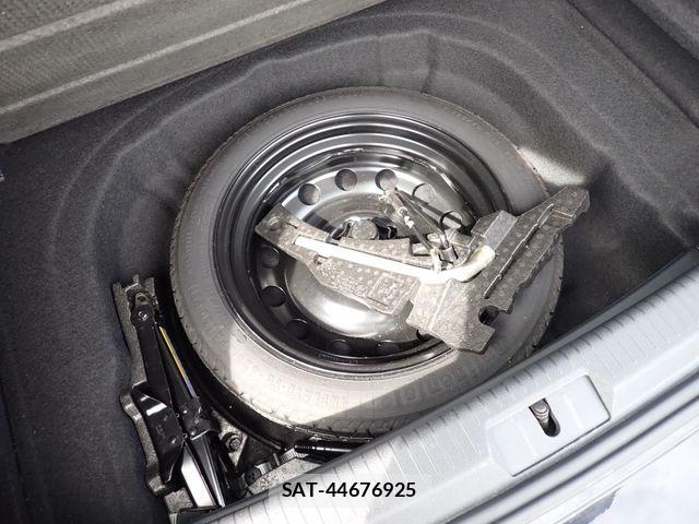 VolksWagen GOLF 2013-09 8882952-24