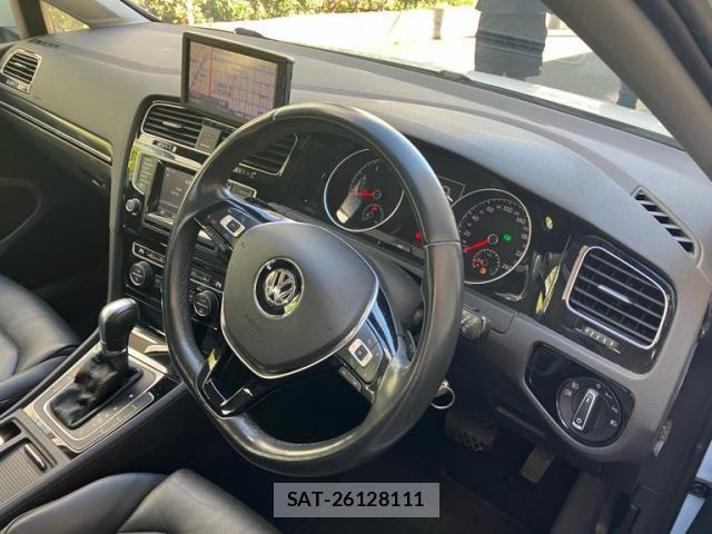 VolksWagen GOLF 2013-11 8882959-10