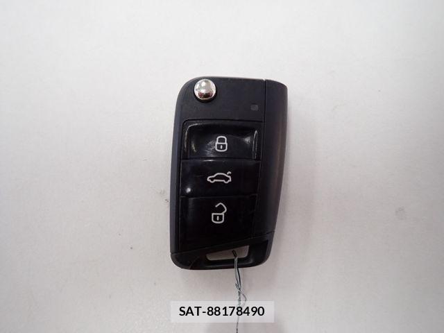 VolksWagen GOLF 2015-09 8882953-27