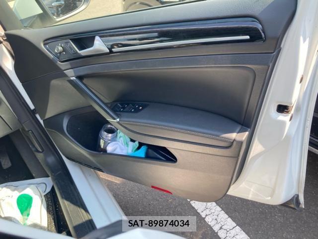 VolksWagen GOLF 2020-02 8882958-12