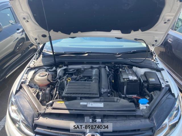 VolksWagen GOLF 2020-02 8882958-6
