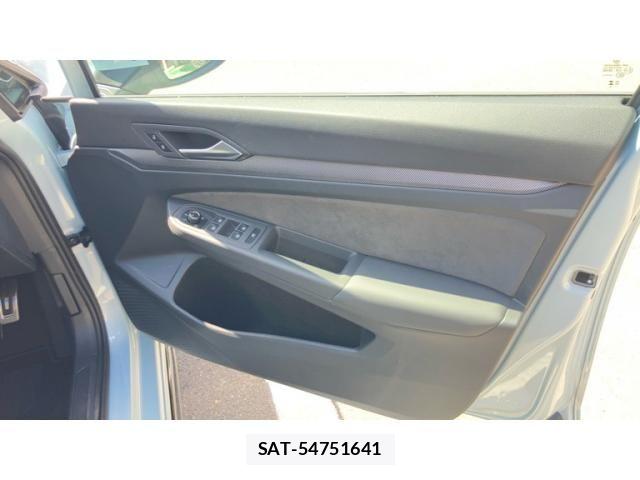 VolksWagen GOLF 2025-07 8884603-7
