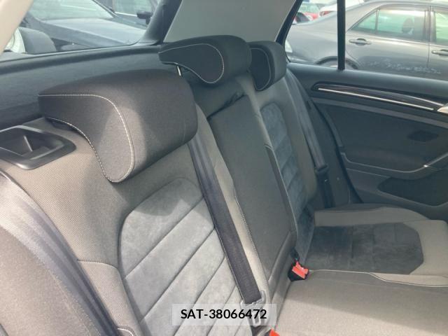 VolksWagen GOLF 2013-11 8884606-11
