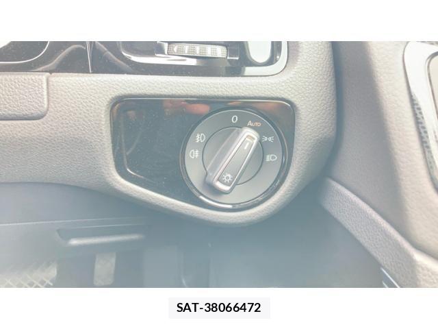VolksWagen GOLF 2013-11 8884606-25