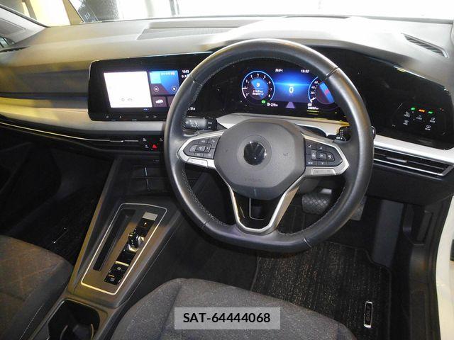 VolksWagen GOLF 2021-11 8884604-1