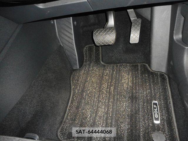 VolksWagen GOLF 2021-11 8884604-23