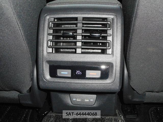 VolksWagen GOLF 2021-11 8884604-27