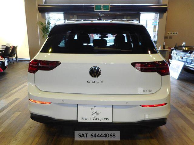 VolksWagen GOLF 2021-11 8884604-4