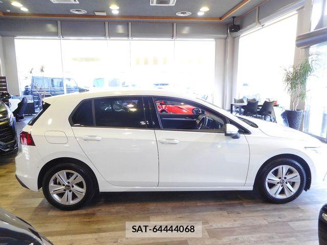 VolksWagen GOLF 2021-11 8884604-5