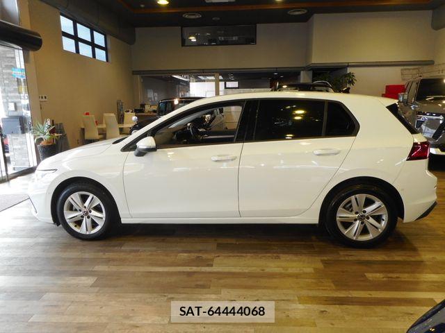 VolksWagen GOLF 2021-11 8884604-6