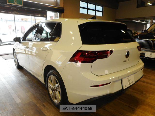 VolksWagen GOLF 2021-11 8884604-8