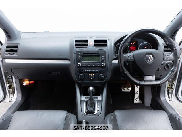 VolksWagen GOLF 2006-06 8372376-1