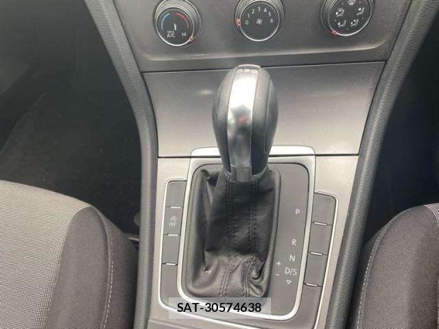 VolksWagen GOLF 2013-07 6615684-13
