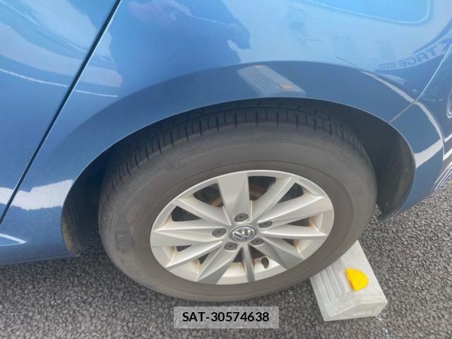 VolksWagen GOLF 2013-07 6615684-4