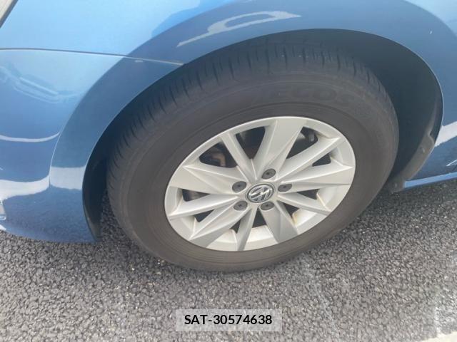 VolksWagen GOLF 2013-07 6615684-6