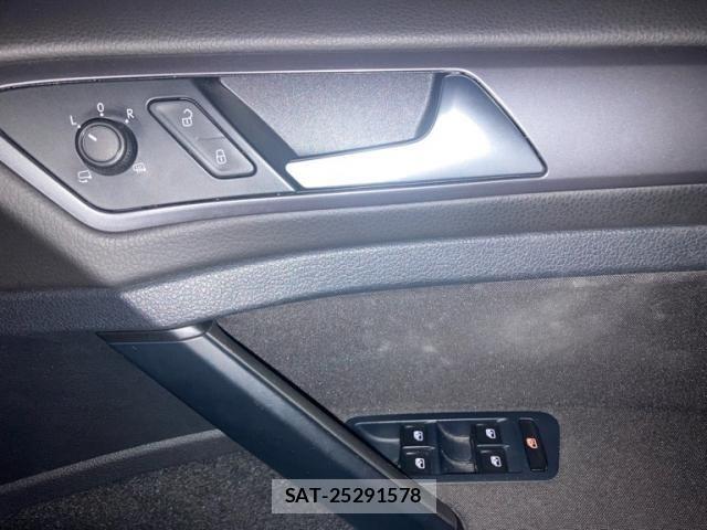 VolksWagen GOLF 2016-06 6915342-13