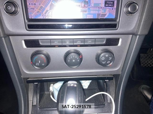 VolksWagen GOLF 2016-06 6915342-24