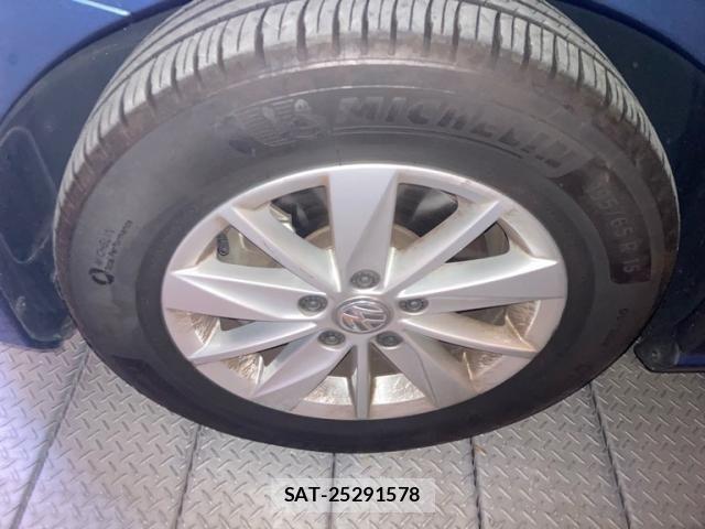 VolksWagen GOLF 2016-06 6915342-5