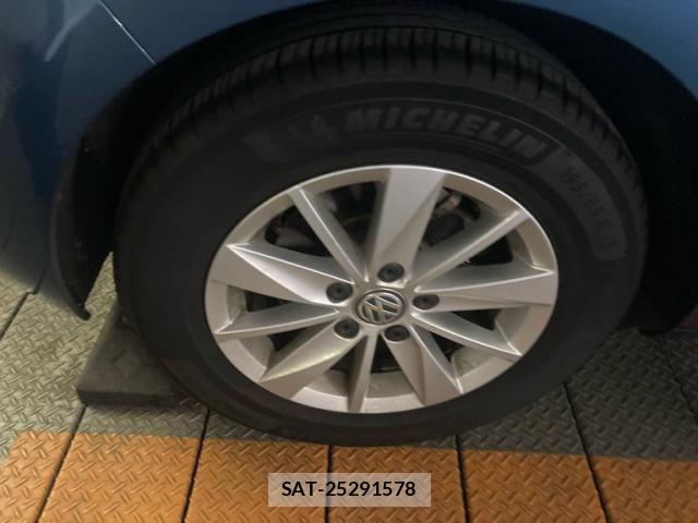 VolksWagen GOLF 2016-06 6915342-8
