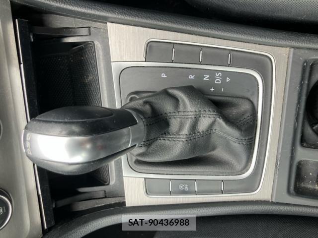 VolksWagen GOLF 2015-06 7227090-21