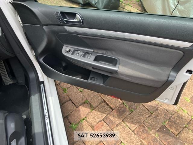 VolksWagen GOLF 2009-05 7331174-13