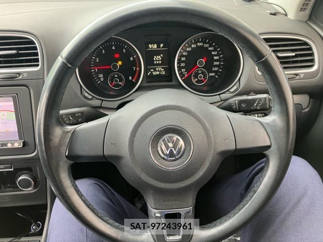 VolksWagen GOLF 2012-12 7360465-12