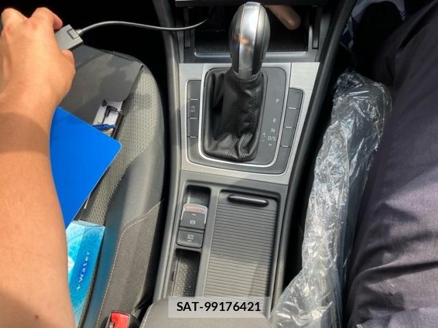 VolksWagen GOLF 2014-06 7394844-19