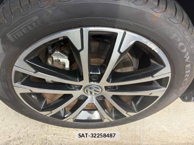 VolksWagen GOLF 2020-06 7394843-3