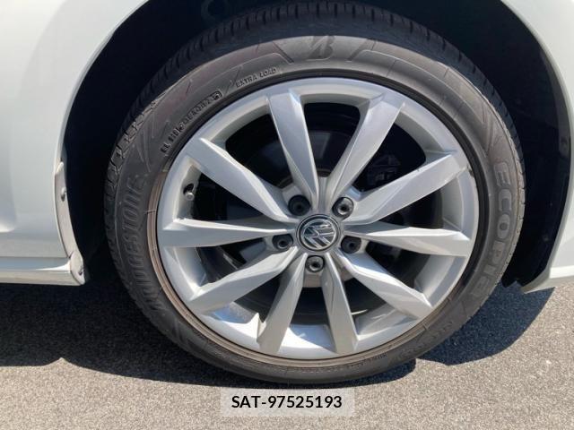 VolksWagen GOLF 2018-10 7458823-9