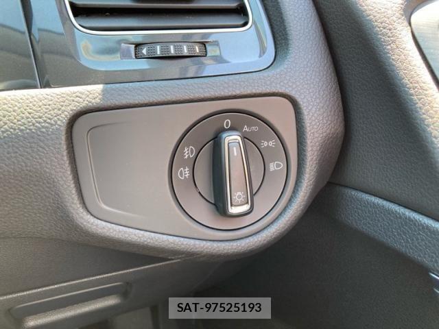 VolksWagen GOLF 2018-10 7458823-19