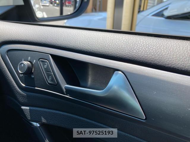 VolksWagen GOLF 2018-10 7458823-20