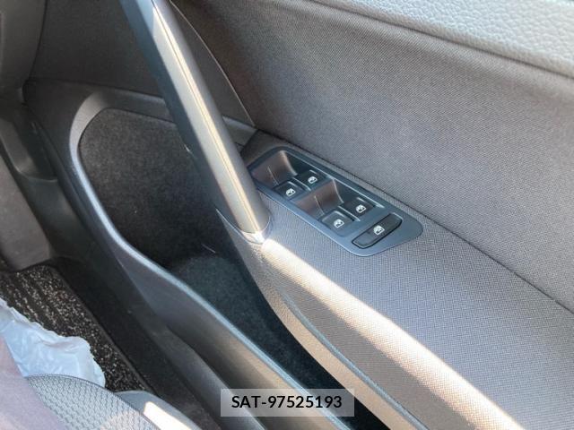 VolksWagen GOLF 2018-10 7458823-21