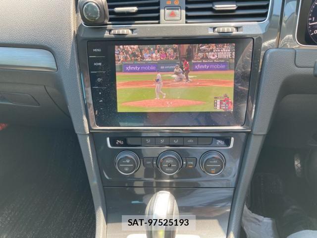 VolksWagen GOLF 2018-10 7458823-26