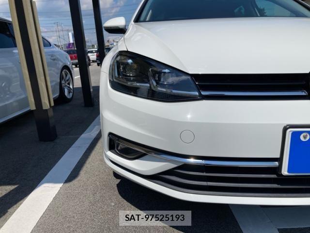 VolksWagen GOLF 2018-10 7458823-4