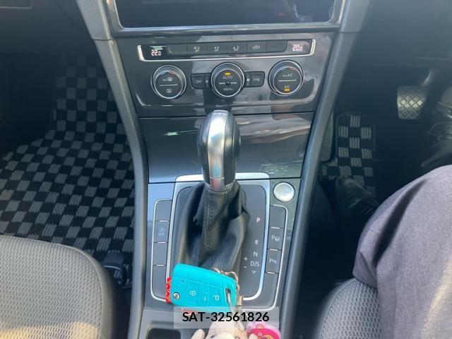 VolksWagen GOLF 2019-10 7458821-19