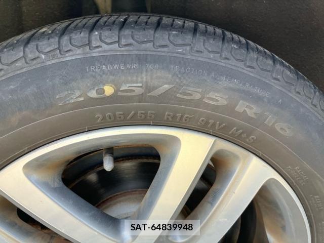 VolksWagen GOLF 2010-05 7458825-9