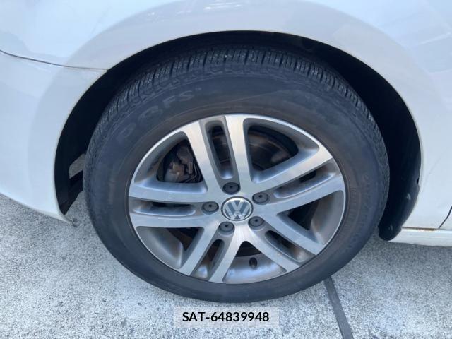 VolksWagen GOLF 2010-05 7458825-10