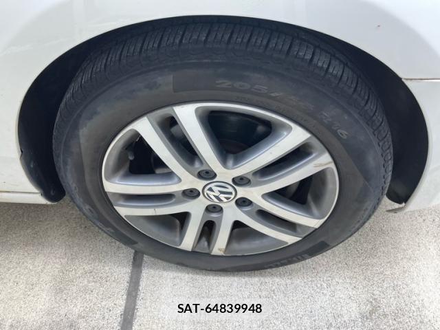 VolksWagen GOLF 2010-05 7458825-11