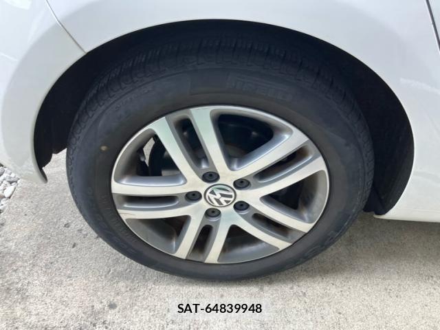 VolksWagen GOLF 2010-05 7458825-12