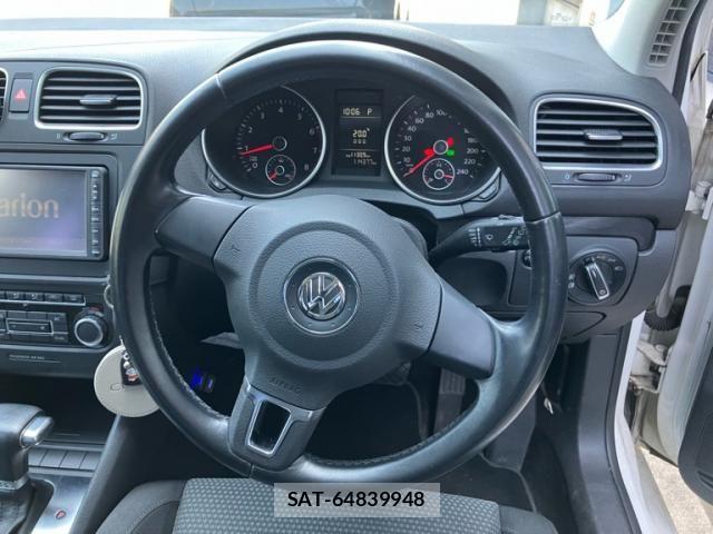VolksWagen GOLF 2010-05 7458825-15