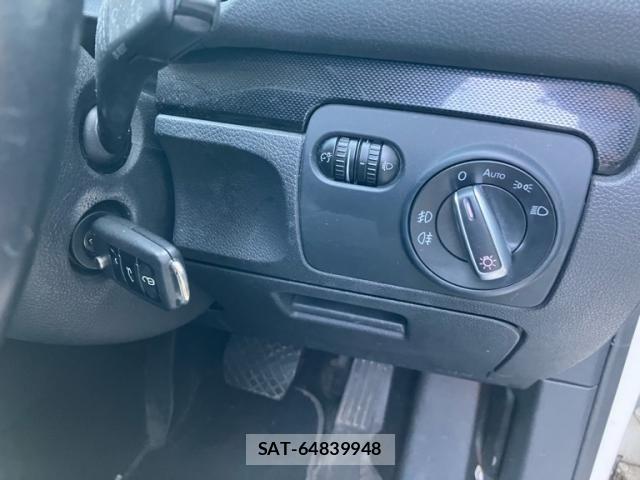 VolksWagen GOLF 2010-05 7458825-16
