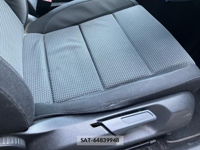 VolksWagen GOLF 2010-05 7458825-17