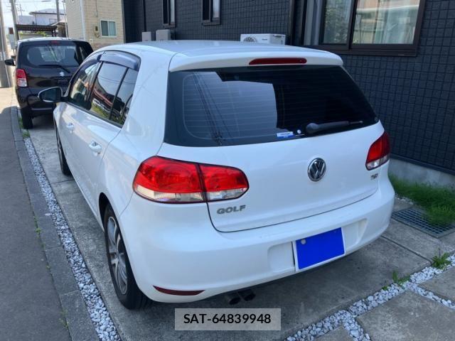 VolksWagen GOLF 2010-05 7458825-2