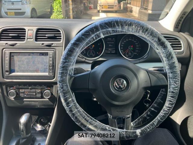 VolksWagen GOLF 2012-08 7563082-11