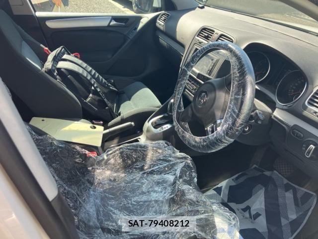 VolksWagen GOLF 2012-08 7563082-12