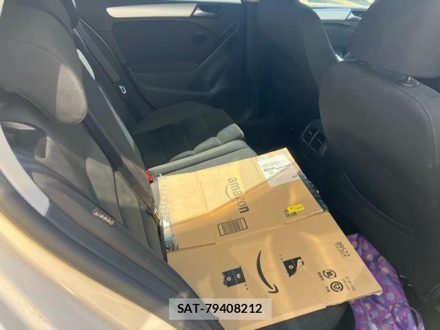 VolksWagen GOLF 2012-08 7563082-13