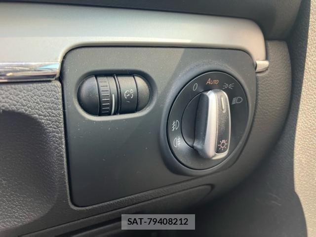 VolksWagen GOLF 2012-08 7563082-18