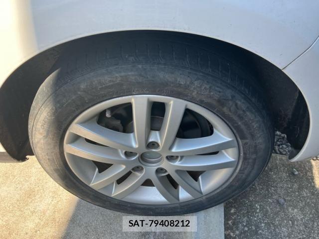VolksWagen GOLF 2012-08 7563082-7